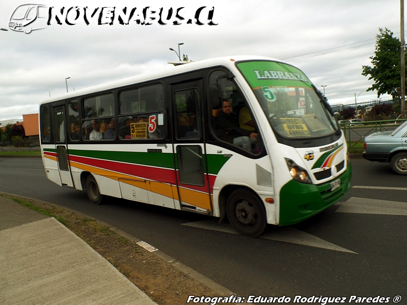 Neobus Thunder / Mercedes-Benz LO915 / Línea 5 Temuco