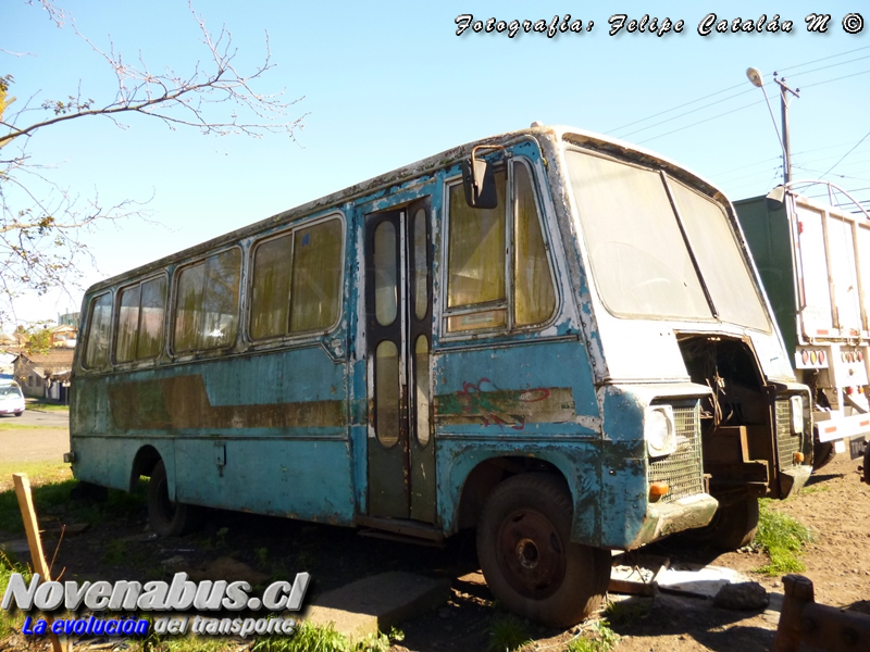 Marcopolo Junior /Mercedes-Benz 608-D / Ex Línea 8 Temuco